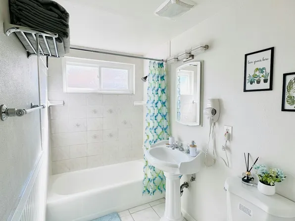 915 N Holly St, Anaheim, CA 92801