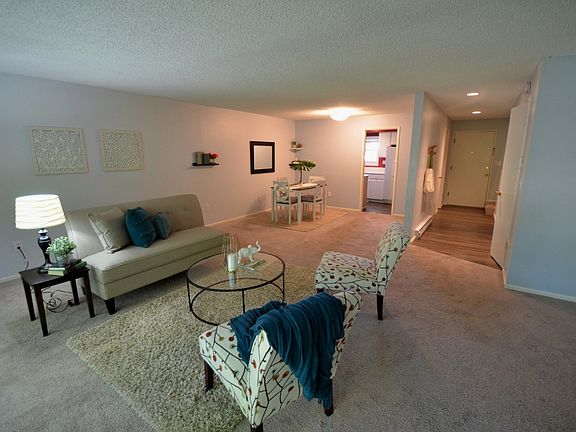 5th image of 3425 S 176th St Unit 211