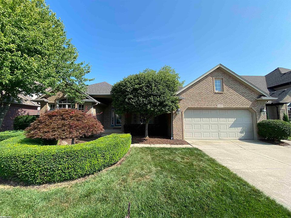 1st image of 21597 Pinnacle Ct