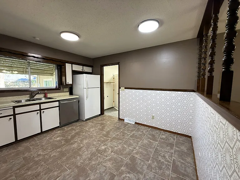 3147 S Gordon Ave — Photo 19