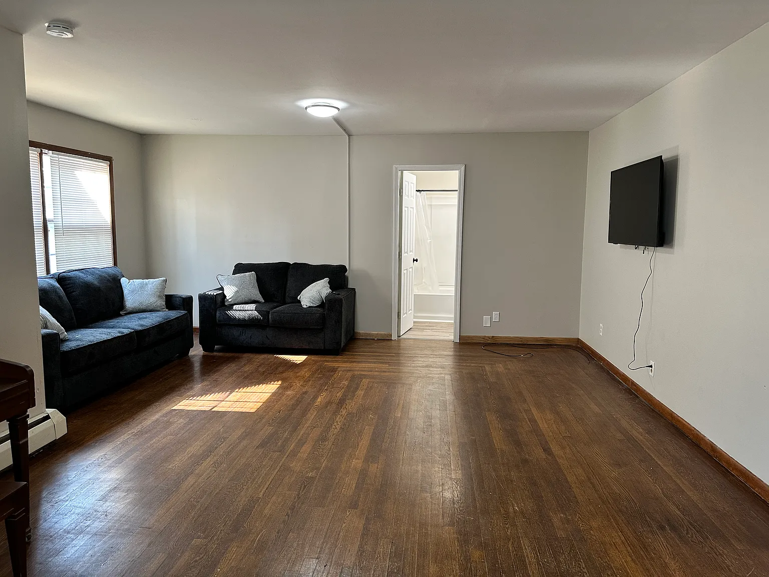5 bed, 2234 sqft, $3,875 — Photo 4