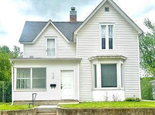 410 N 5th St, Louisiana, MO 63353