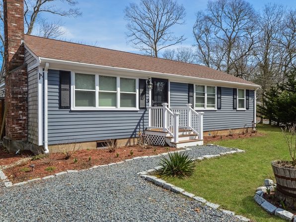48 Kennedy Cir, Barnstable, MA 02630