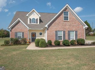 105 Still Water Ct, Lagrange, GA 30241