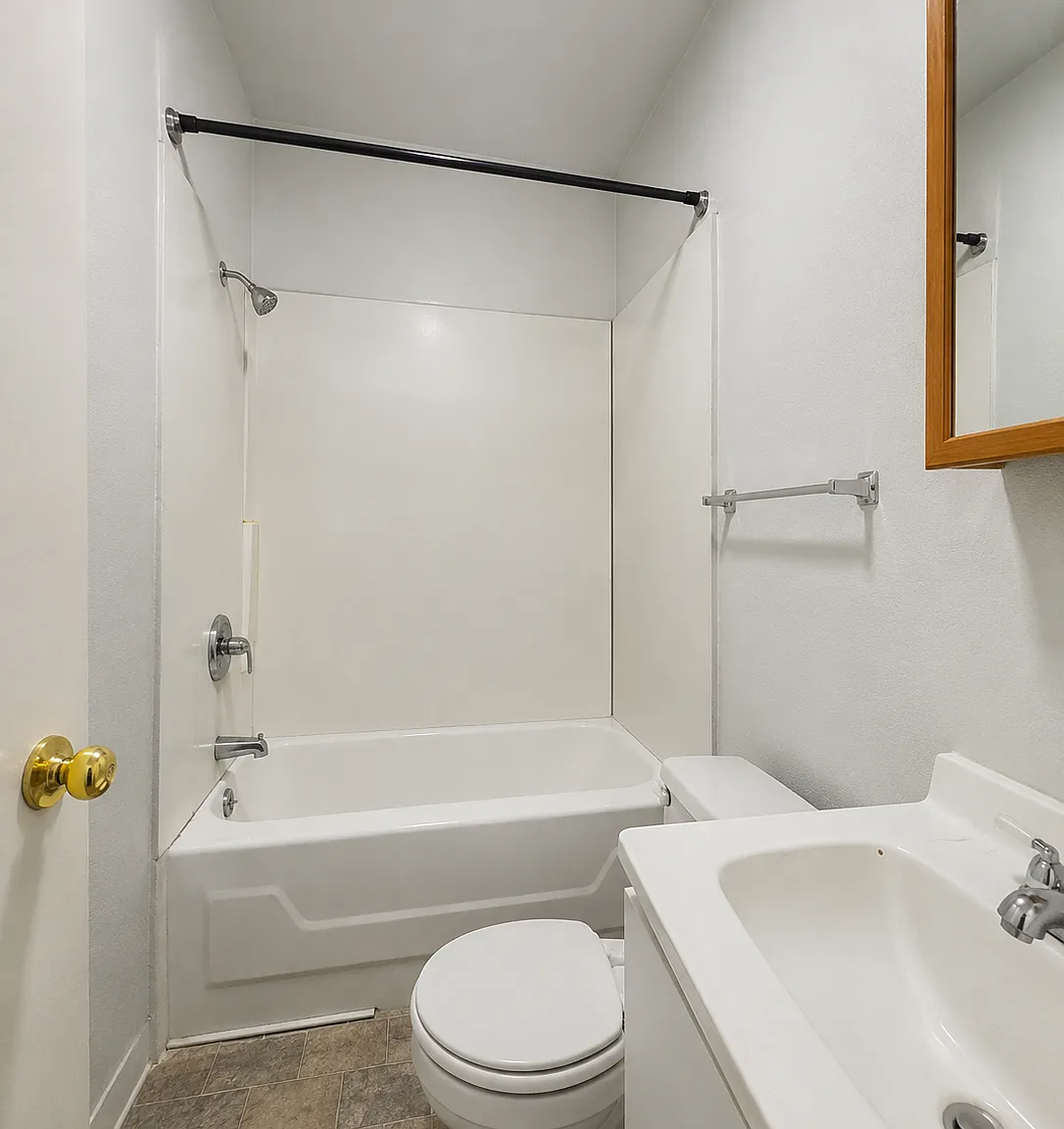 2 bed, 700 sqft, $2,550 — Photo 3