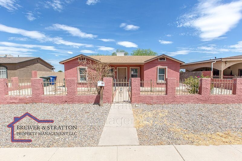 1st image of 13817 N El Frio St