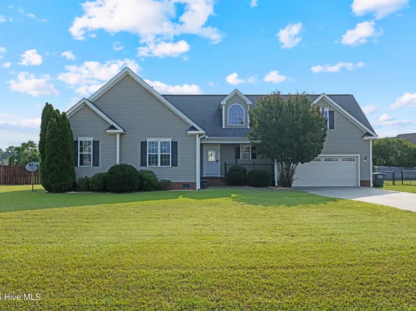 202 Brookside Way, Pikeville, NC 27863