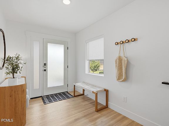 3rd image of 6572 Serviceberry Dr