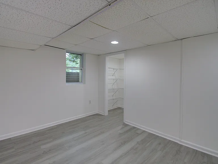 6520 Armstrong Ave — Photo 17