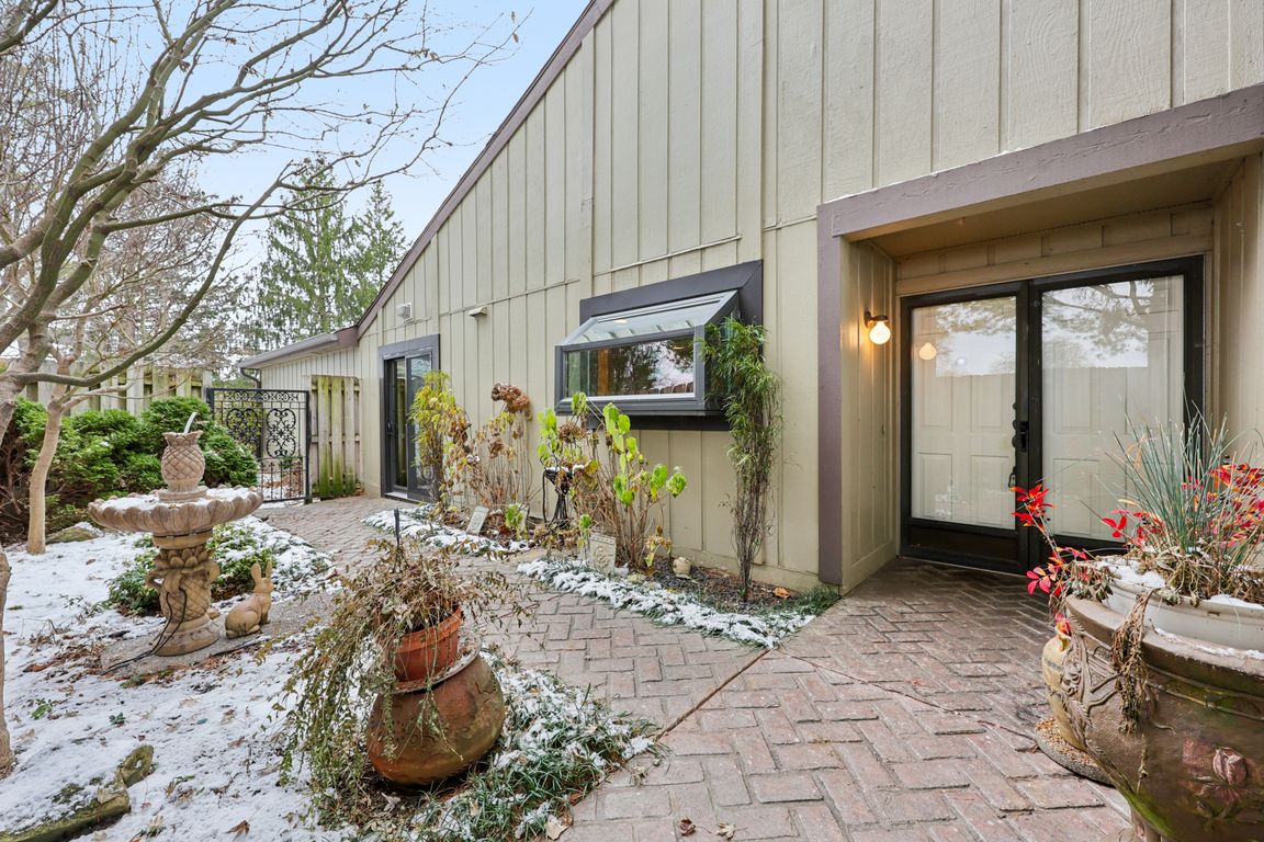 Greensview Way-S0212-005.jpg