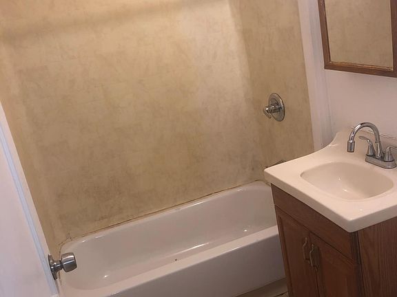 5th image of 15017 Lucknow Ave APT 3