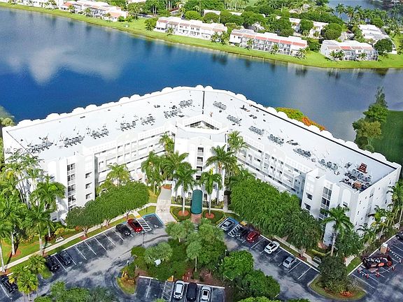 4th image of 10750 NW 66th St APT 413
