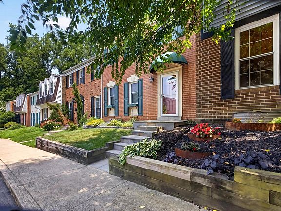 2nd image of 4 Honey Brook Cir