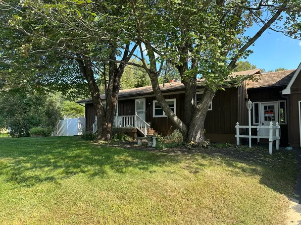 109 S South Rumford Road, Rumford, ME 04276