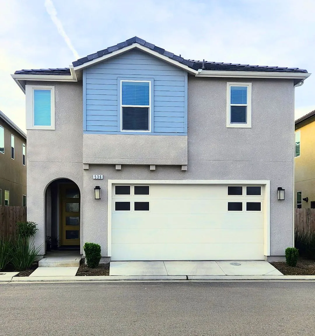 3 bed, 2.5 bath, 1660 sqft, $2,500 — Photo 2