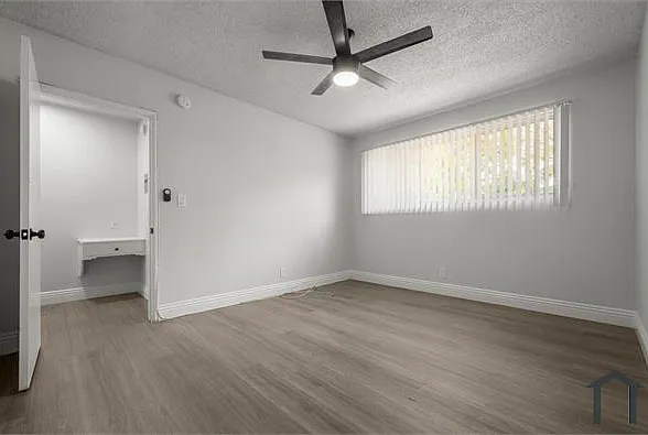 3907 Roxanne Ave #8 — Photo 15