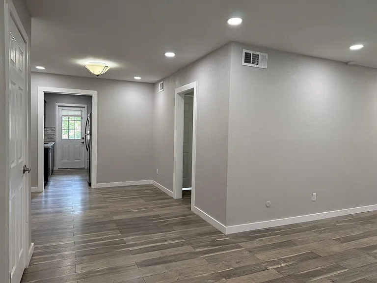 8299 Kingsbrook Rd #280 — Photo 2