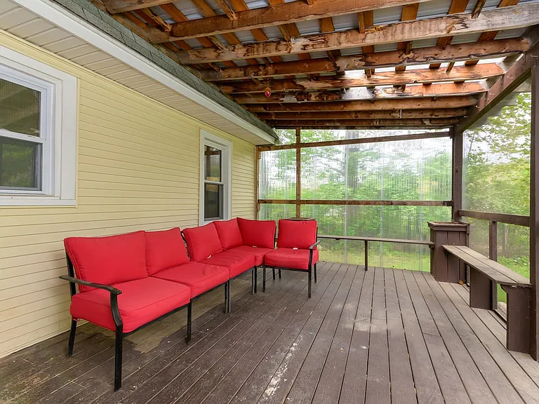 800 Simonds Rd — Photo 24