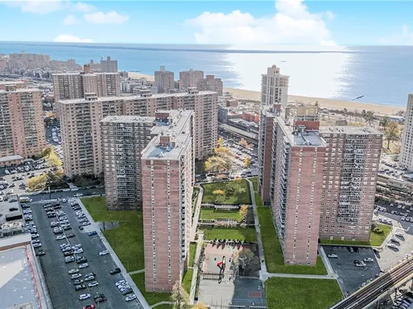 2928 West 5th Street image 2 of 20