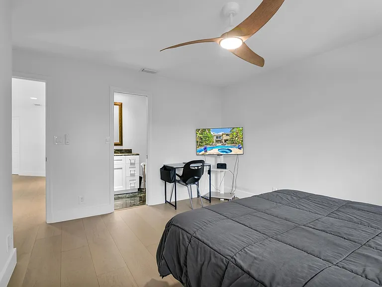 753 Villa Portofino Cir — Photo 38
