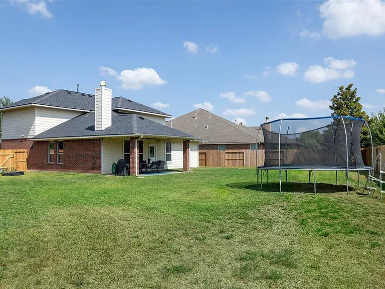 5902 Preserve Ln — Photo 27