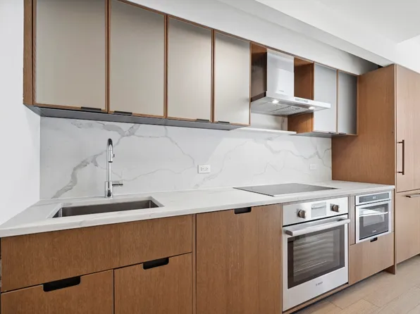 420 East 54th Street image 4 of 23