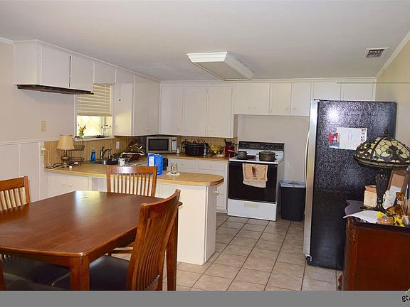 5th image of 1500 Pettit Dr