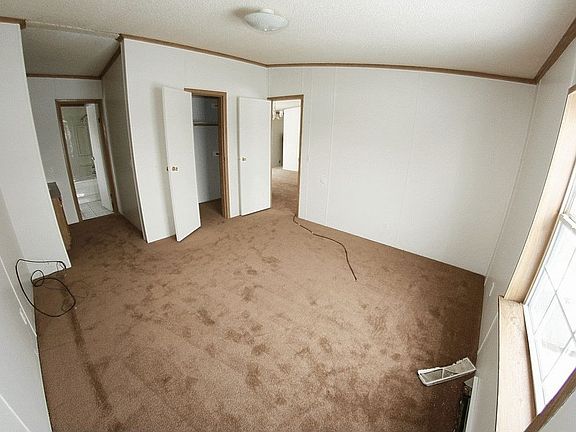 5th image of 606 White Willow Dr