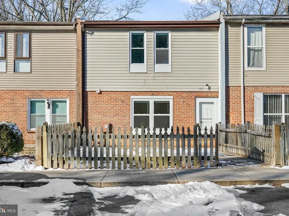 107 Huntsman Dr, Elkton, MD 21921