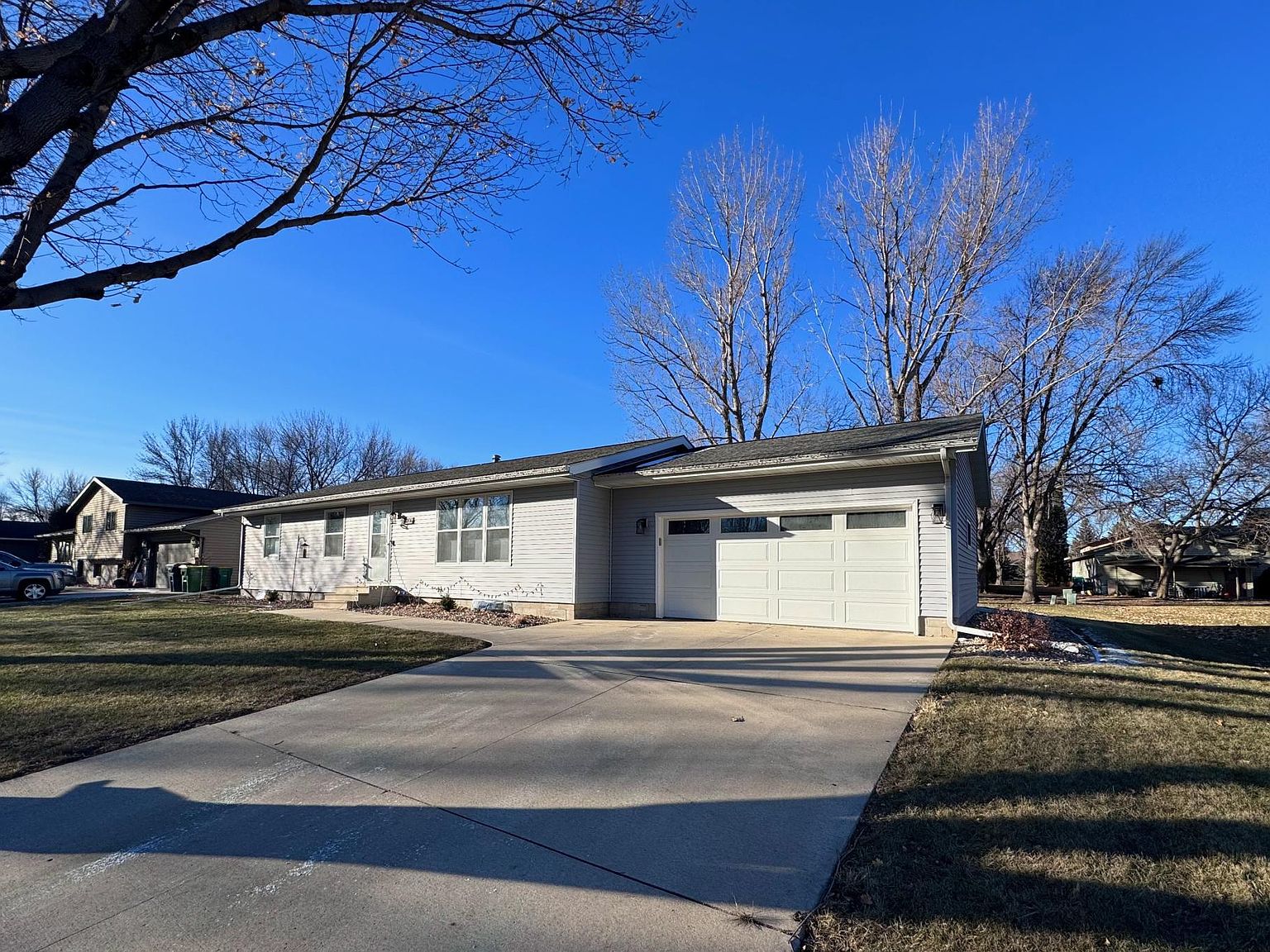 1006 Columbine Dr, Marshall, MN 56258 | Zillow