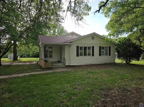 3205 NW Rochester Rd, Topeka, KS 66618