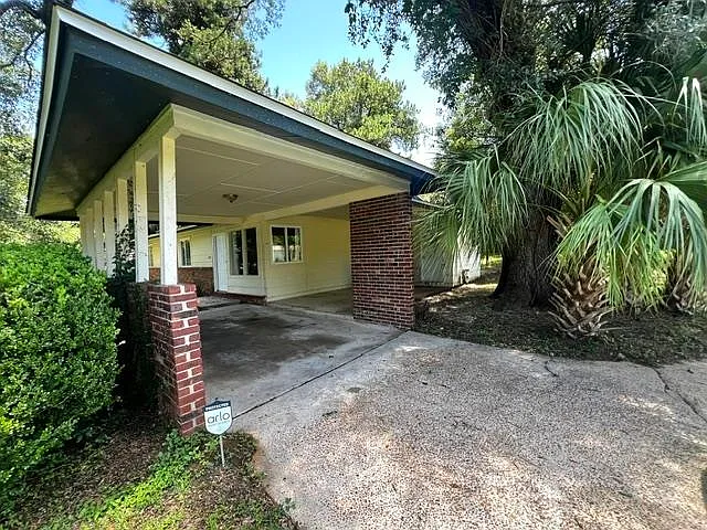 3 bed, 1136 sqft, $1,650 — Photo 3