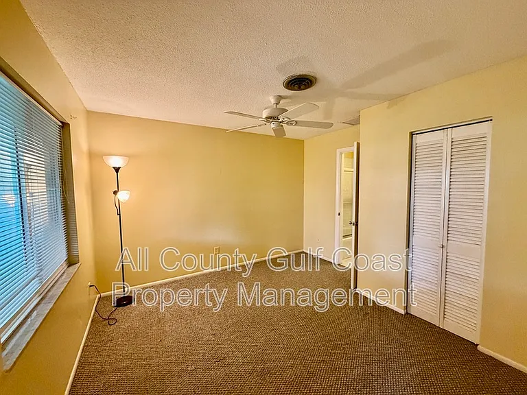 325 Englewood Isles Pkwy — Photo 6