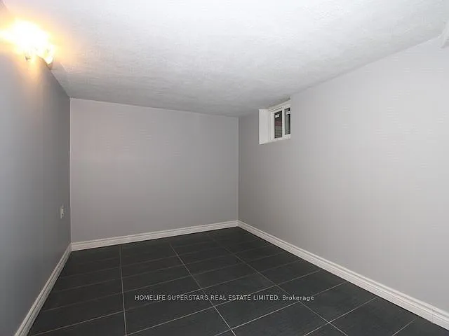 30 Elder Ave — Photo 15