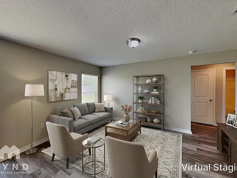 320 Daffodil Ln — Photo 3