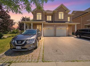 3348 Sunlight St, Mississauga, ON L5M 0G8