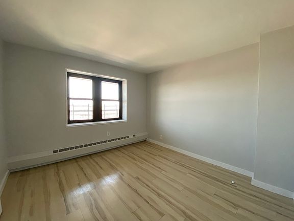 5th image of 260 Audubon Ave #20S