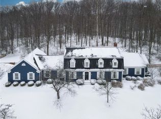 45 Greentree Rd, Moreland Hills, OH 44022