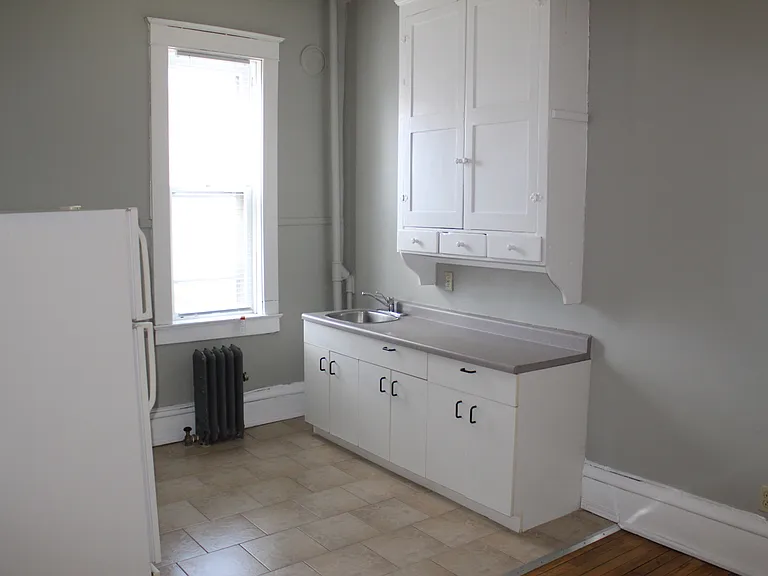 444 5th Ave N — Photo 16