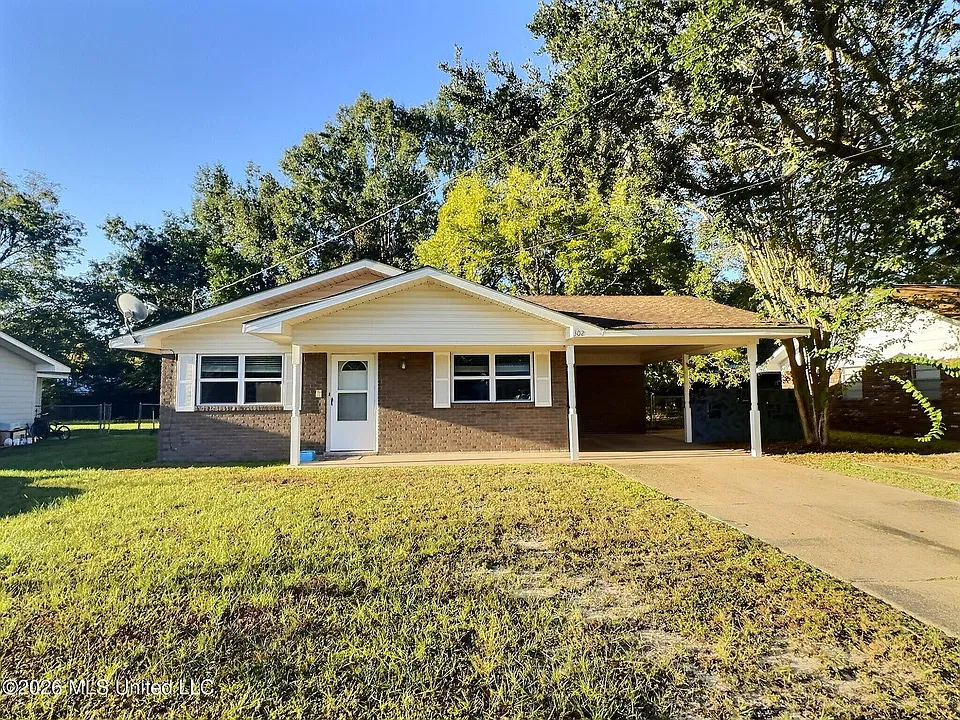 302 Hunter Dr