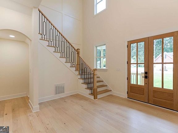 4th image of 3621 Farmington Ln