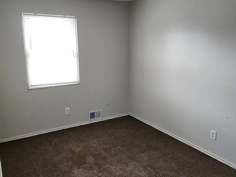 2233 Wadsworth Dr — Photo 5