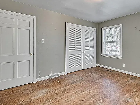 1402 Roanoke Dr — Photo 32