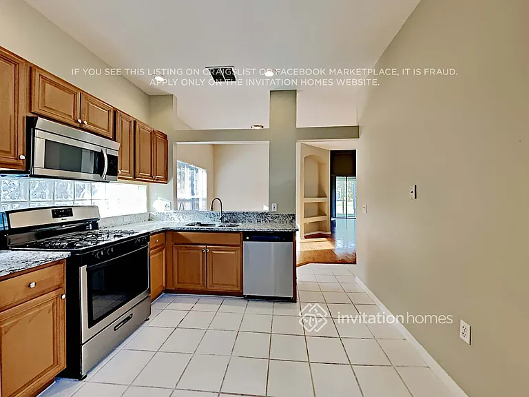 12331 Hollybush Ter — Photo 7