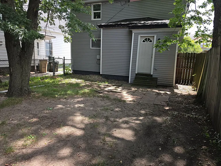905 E Washington St — Photo 30