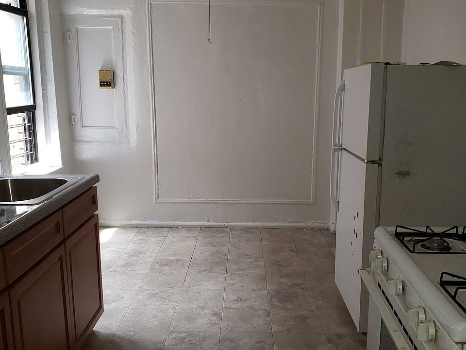 1st image of 2396 Morris Ave