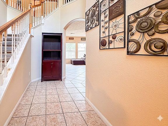 4th image of 19246 Hopeview Ct