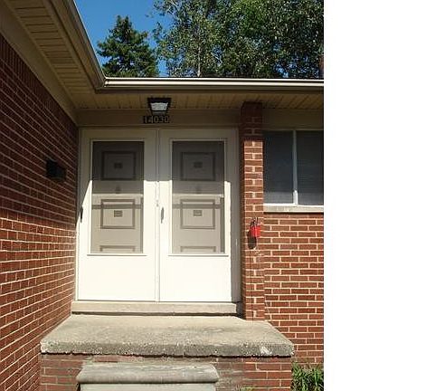 3rd image of 14030 Cloverdale Ave