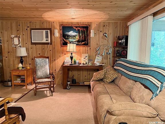 2nd image of 404 Northshore DRIVE