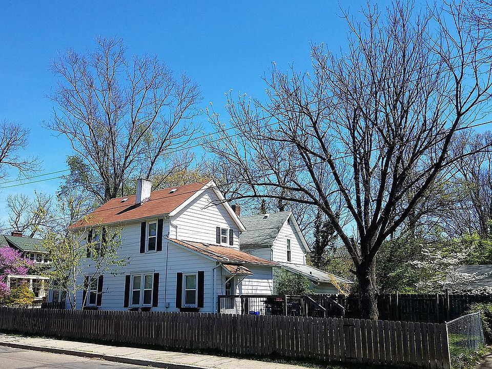 2nd image of 245 E Lakeview Ave